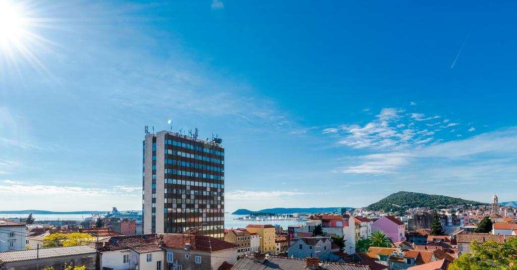Apartment Kokolo With Sea View Сплит Экстерьер фото